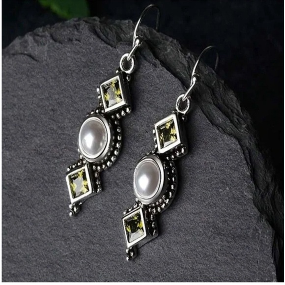 Vintage Irregular Geometric Drop Earrings Inlaid Pearls Gems Hook Earrings - Picture 3 of 5